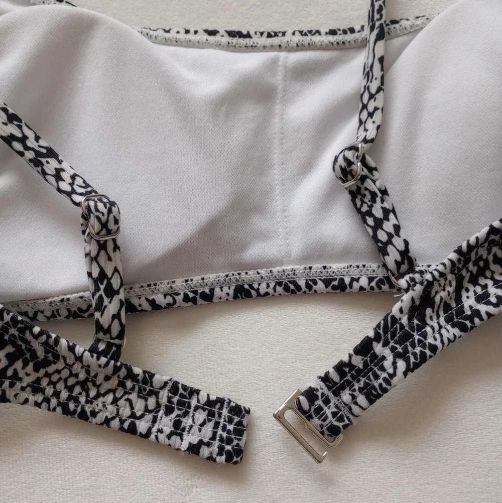 Xhilaration▪️Snakeskin Bikini Swim Top